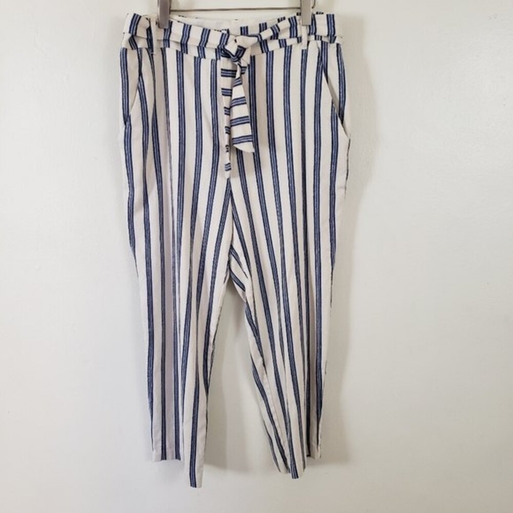 BCBGeneration Pants 8 White & Blue Striped Woven Striaght Leg Business Casual